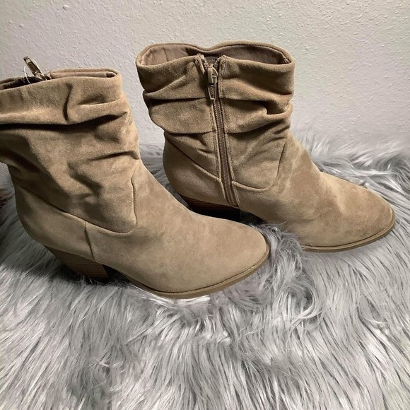 Women's Cianna Heeled Slouch Bootie - Picture 5 of 5